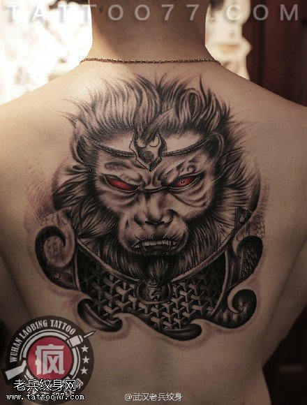 武汉专业纹身学校老师制作的后背斗战胜佛纹身图片